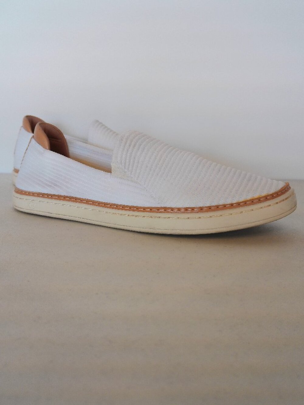 UGG Sammy Ribbed Knit Sneakers Size 8 White & Tan - Picture 7 of 12